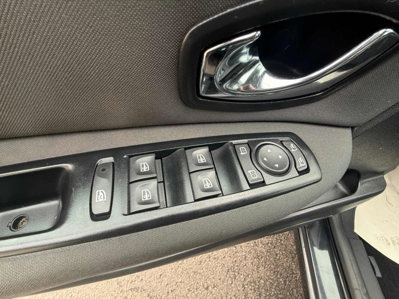 RENAULT GRAND SCÉNIC 3 PHASE 3 1.2I - 16V TCE 130CV CRIT'AIR 1 2013