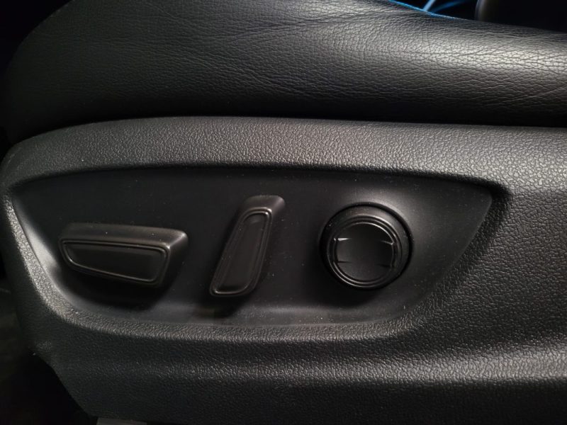 TOYOTA C-HR 1.8 122H COLLECTION / VOLANT CHAUFFANT / SIEGES ELECTRIQUES + CHAUFFANTS / APPLE CARPLAY