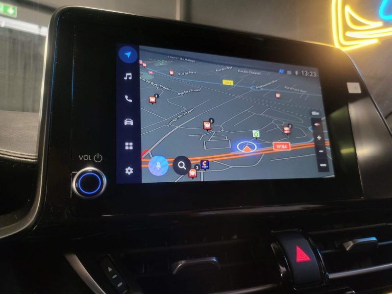 TOYOTA C-HR 1.8 122H COLLECTION / VOLANT CHAUFFANT / SIEGES ELECTRIQUES + CHAUFFANTS / APPLE CARPLAY