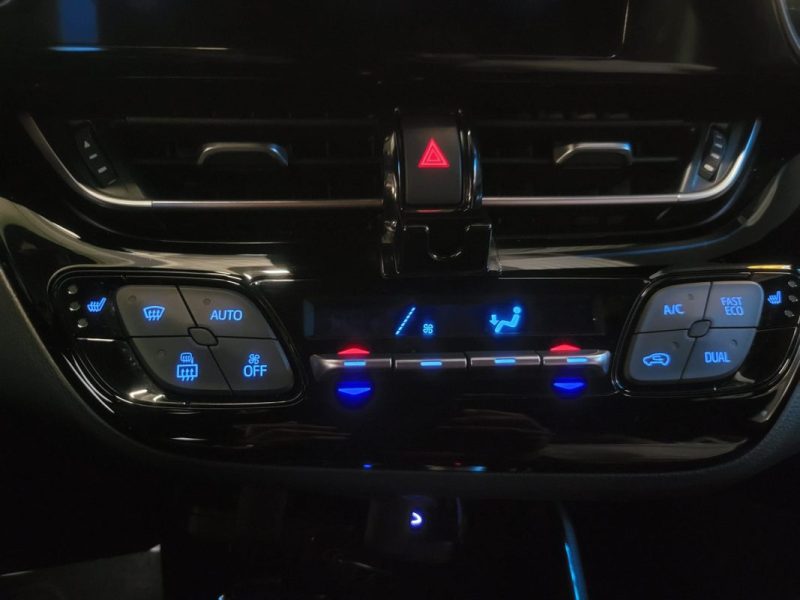 TOYOTA C-HR 1.8 122H COLLECTION / VOLANT CHAUFFANT / SIEGES ELECTRIQUES + CHAUFFANTS / APPLE CARPLAY