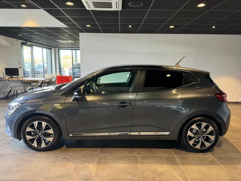 RENAULT CLIO 2021