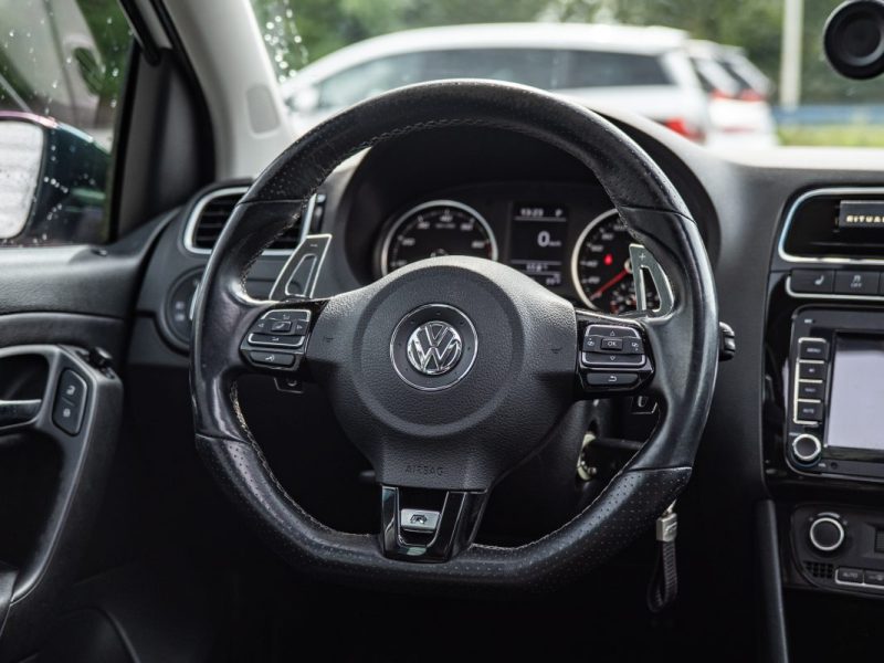 VOLKSWAGEN POLO 2012