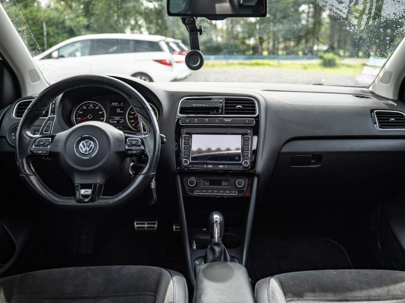 VOLKSWAGEN POLO 2012