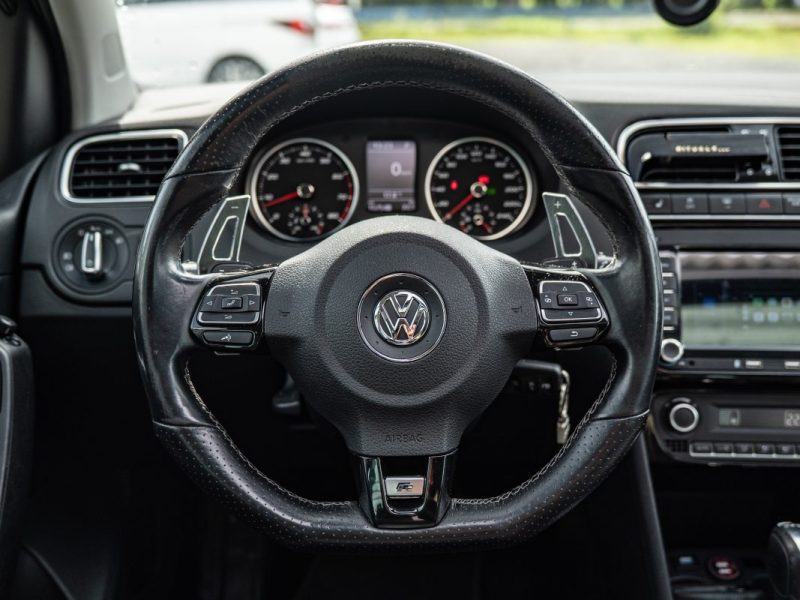 VOLKSWAGEN POLO 2012