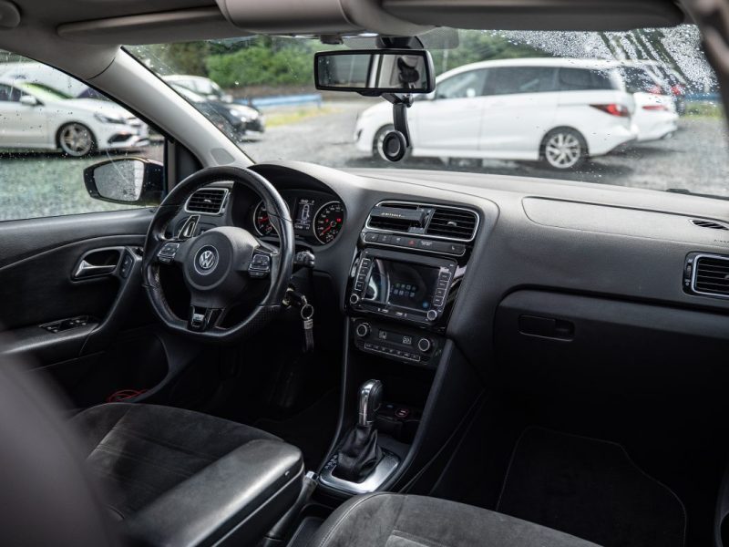 VOLKSWAGEN POLO 2012