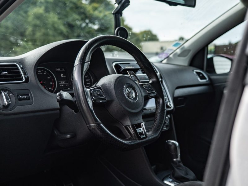 VOLKSWAGEN POLO 2012