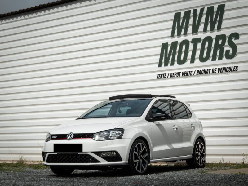 VOLKSWAGEN POLO 2012