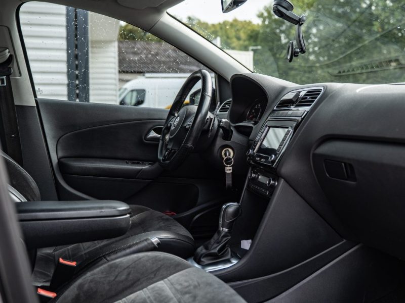 VOLKSWAGEN POLO 2012