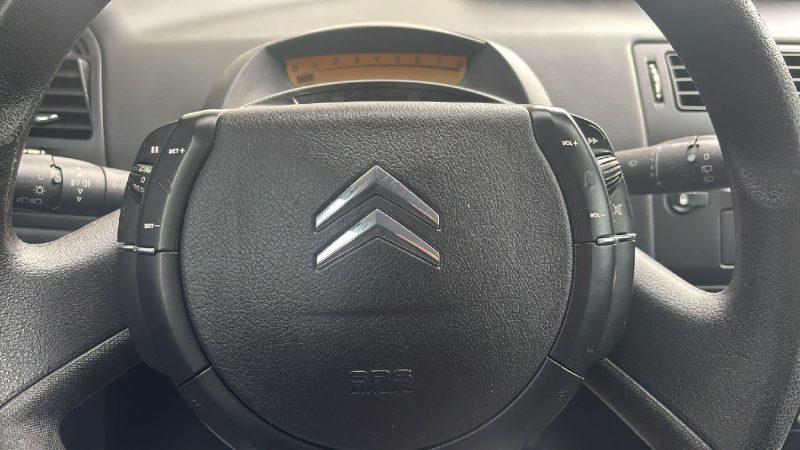 CITROEN C4 1,4 16v CONFORT 90