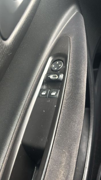 CITROEN C4 1,4 16v CONFORT 90