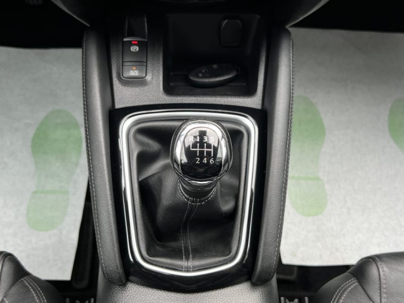 NISSAN QASHQAI II PHASE 2 TEKNA + 1.3 DIG-T 140 cv 2WD 1ERE MAIN TOIT PANO APPLE CARPLAY Garantie1an