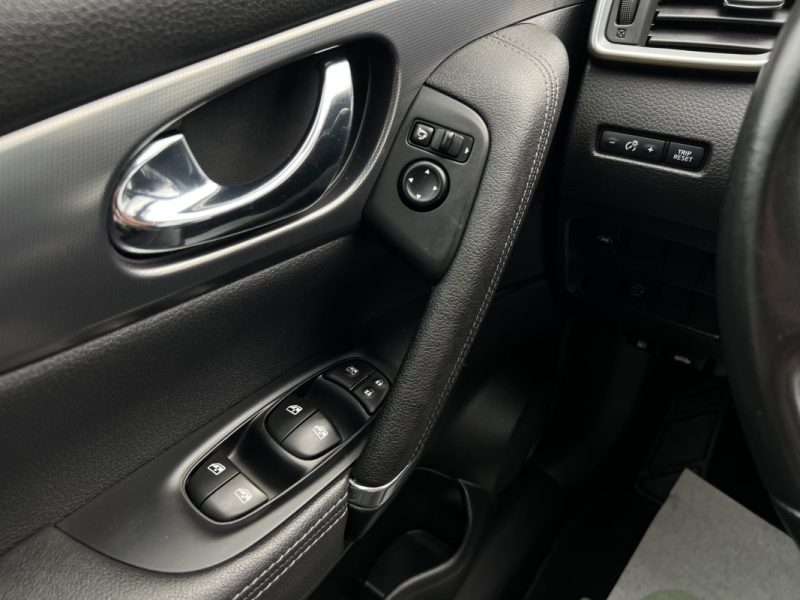 NISSAN QASHQAI II PHASE 2 TEKNA + 1.3 DIG-T 140 cv 2WD 1ERE MAIN TOIT PANO APPLE CARPLAY Garantie1an