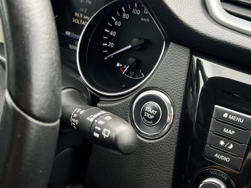 NISSAN QASHQAI II PHASE 2 TEKNA + 1.3 DIG-T 140 cv 2WD 1ERE MAIN TOIT PANO APPLE CARPLAY Garantie1an