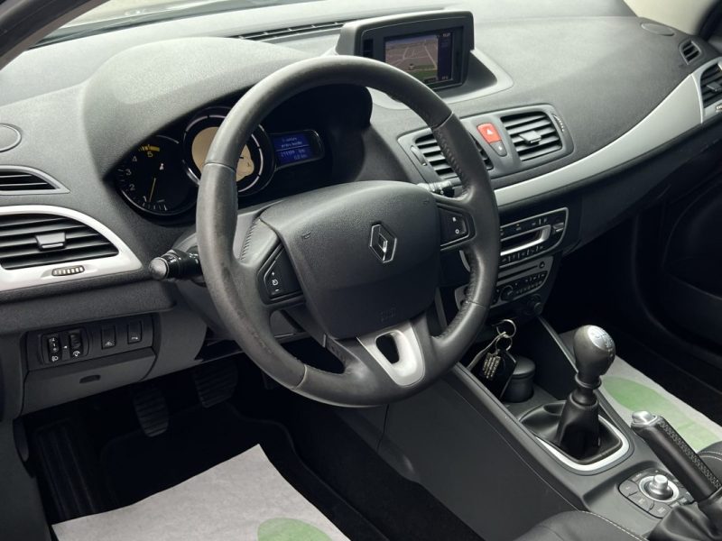 RENAULT MEGANE 3 III COUPE 1.5 DCI 110 Cv BVM6 / GPS TOMTOM BLUETOOTH CRIT AIR 2 - GARANTIE 1 AN