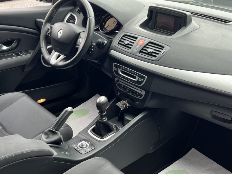 RENAULT MEGANE 3 III COUPE 1.5 DCI 110 Cv BVM6 / GPS TOMTOM BLUETOOTH CRIT AIR 2 - GARANTIE 1 AN