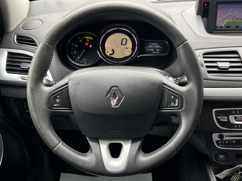 RENAULT MEGANE 3 III COUPE 1.5 DCI 110 Cv BVM6 / GPS TOMTOM BLUETOOTH CRIT AIR 2 - GARANTIE 1 AN