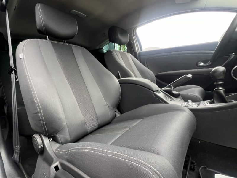 RENAULT MEGANE 3 III COUPE 1.5 DCI 110 Cv BVM6 / GPS TOMTOM BLUETOOTH CRIT AIR 2 - GARANTIE 1 AN