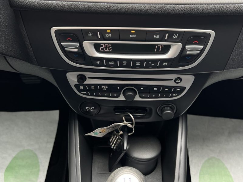 RENAULT MEGANE 3 III COUPE 1.5 DCI 110 Cv BVM6 / GPS TOMTOM BLUETOOTH CRIT AIR 2 - GARANTIE 1 AN