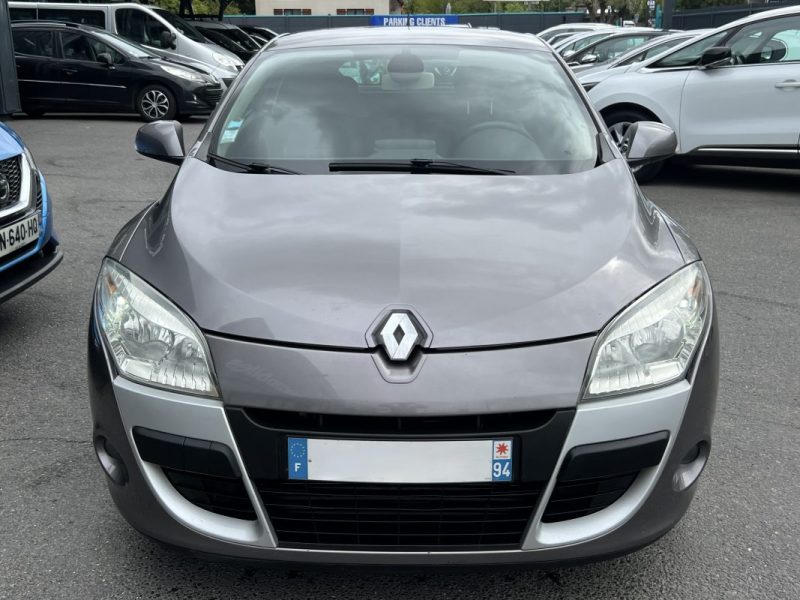 RENAULT MEGANE 3 III COUPE 1.5 DCI 110 Cv BVM6 / GPS TOMTOM BLUETOOTH CRIT AIR 2 - GARANTIE 1 AN
