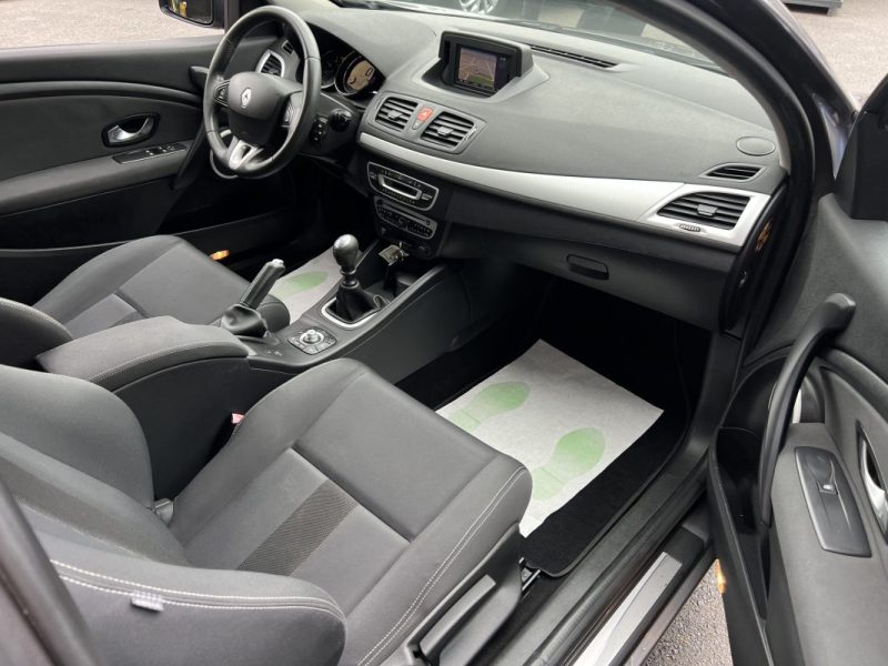 RENAULT MEGANE 3 III COUPE 1.5 DCI 110 Cv BVM6 / GPS TOMTOM BLUETOOTH CRIT AIR 2 - GARANTIE 1 AN