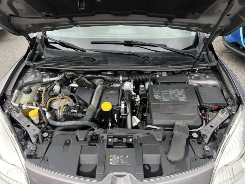 RENAULT MEGANE 3 III COUPE 1.5 DCI 110 Cv BVM6 / GPS TOMTOM BLUETOOTH CRIT AIR 2 - GARANTIE 1 AN