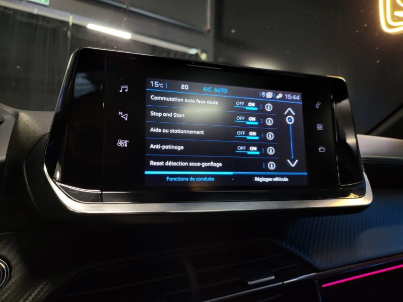 PEUGEOT 208 1.2 PURETECH 100cv GT TOIT PANO /CAMERA + 360 /CARPLAY