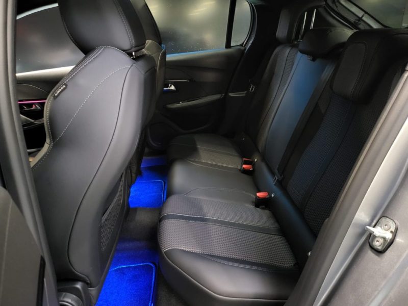 PEUGEOT 208 1.2 PURETECH 100cv GT TOIT PANO /CAMERA + 360 /CARPLAY