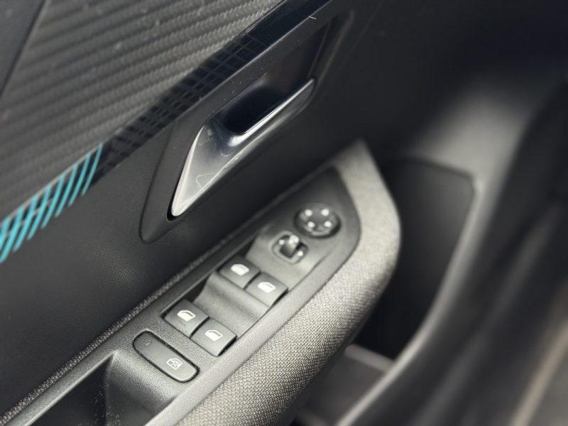 PEUGEOT e-208 136ch Style - Entretien Complet Peugeot