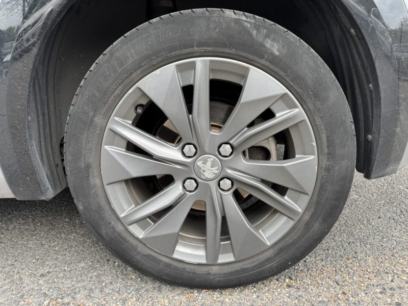 PEUGEOT e-208 136ch Style - Entretien Complet Peugeot
