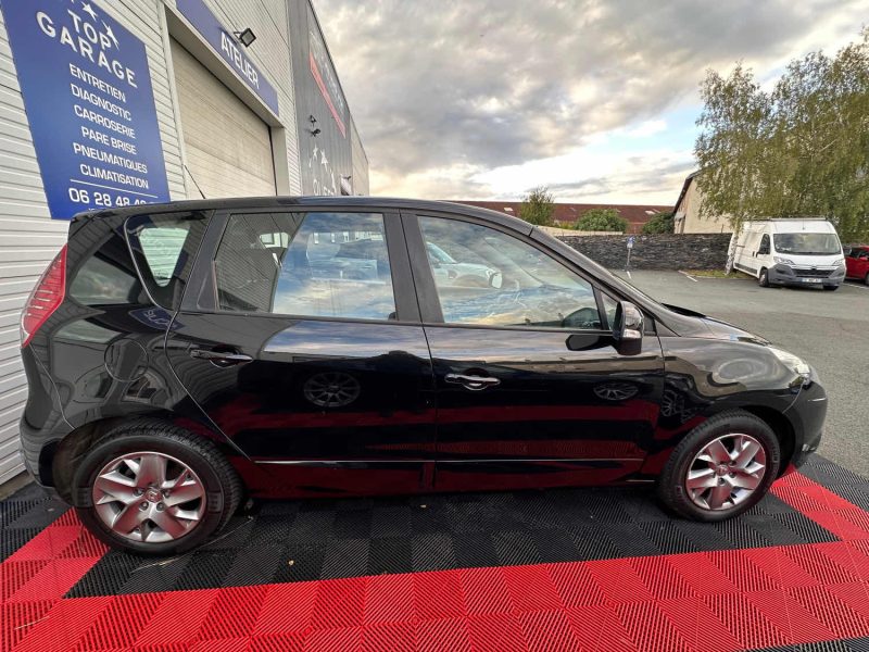 RENAULT MEGANE SCENIC 2011