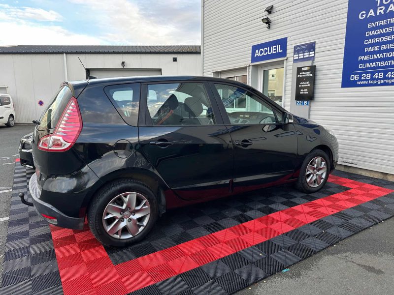 RENAULT MEGANE SCENIC 2011