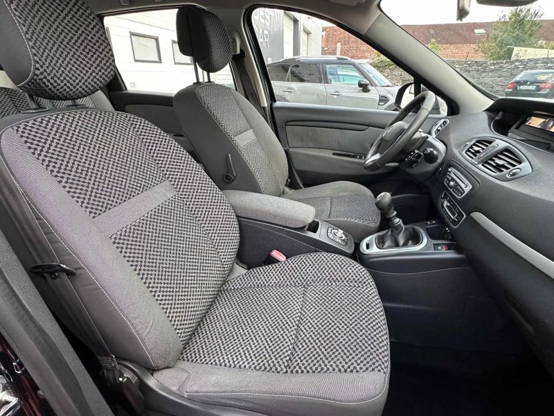 RENAULT MEGANE SCENIC 2011