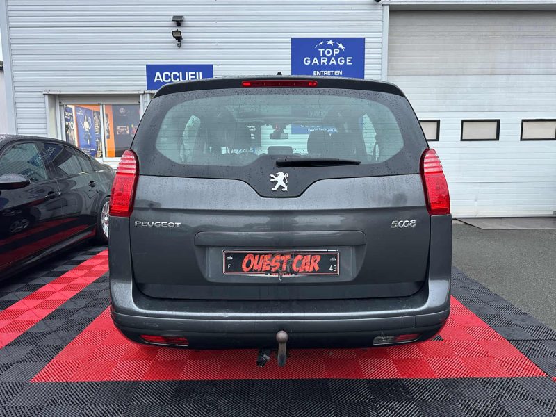 PEUGEOT 5008 2009