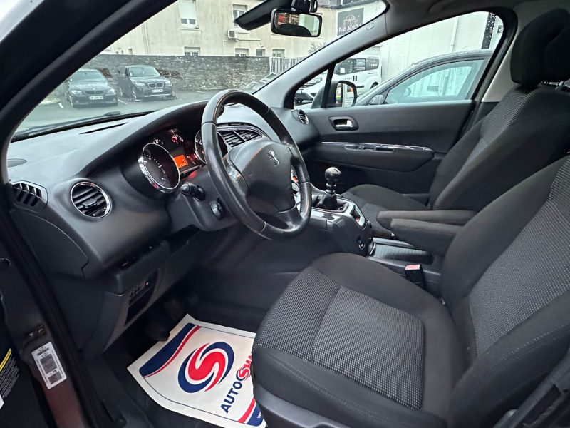 PEUGEOT 5008 2009