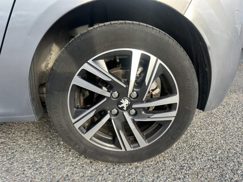 PEUGEOT 208 1.2 PureTech 100ch EAT8 allure