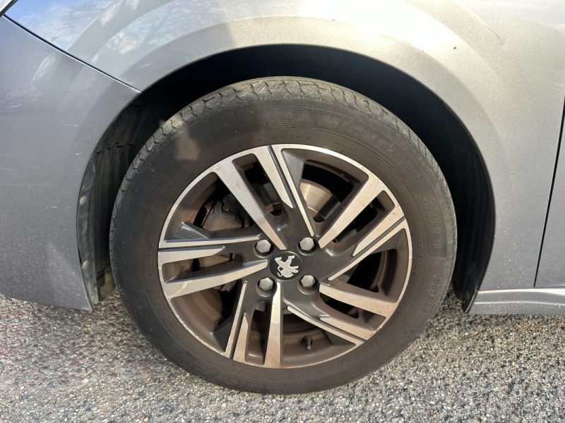 PEUGEOT 208 1.2 PureTech 100ch EAT8 allure