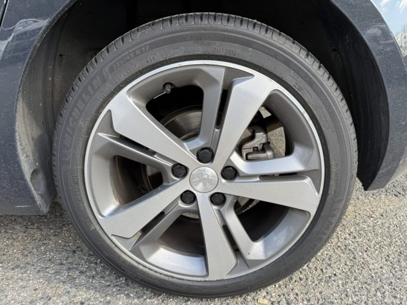 PEUGEOT 308 1.2 PURETECH 130cv GTLINE PREMIÈRE MAIN / DISTRIB OK