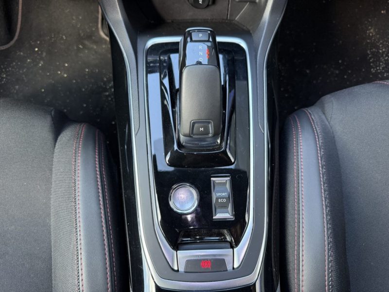 PEUGEOT 308 1.2 PURETECH 130cv GTLINE PREMIÈRE MAIN / DISTRIB OK