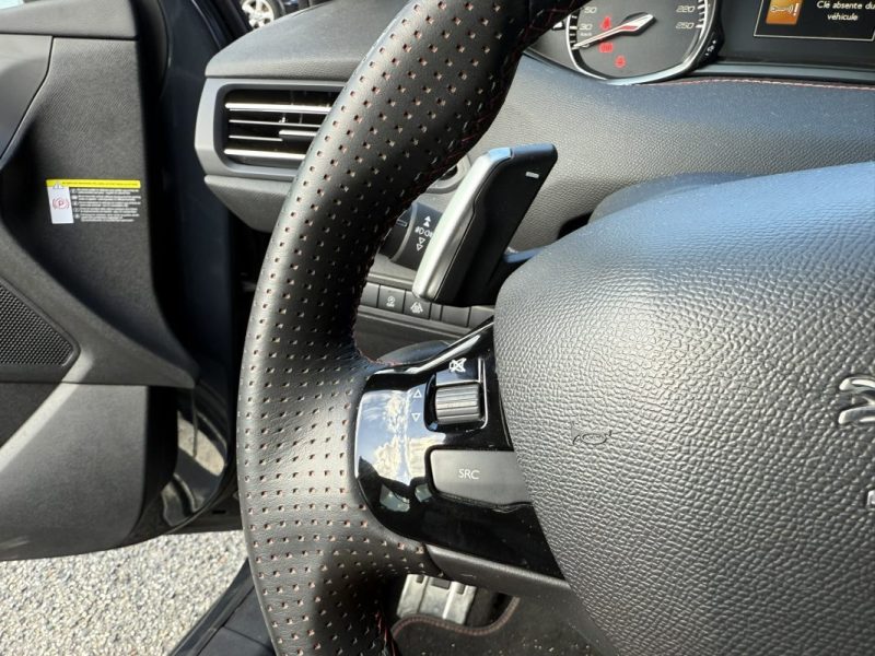 PEUGEOT 308 1.2 PURETECH 130cv GTLINE PREMIÈRE MAIN / DISTRIB OK