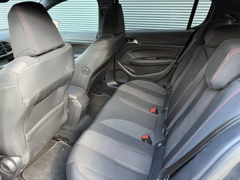 PEUGEOT 308 1.2 PURETECH 130cv GTLINE PREMIÈRE MAIN / DISTRIB OK