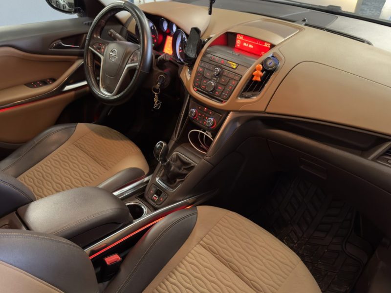 OPEL ZAFIRA TOURER 2.0 130ch Cosmo 5 places ENTRETIEN OPEL/DISTRUBUTION FAIT