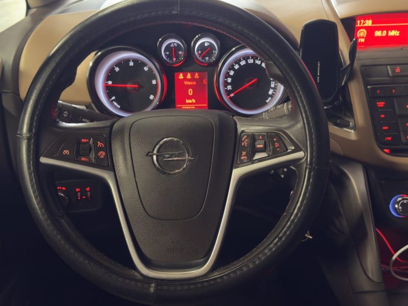 OPEL ZAFIRA TOURER 2.0 130ch Cosmo 5 places ENTRETIEN OPEL/DISTRUBUTION FAIT