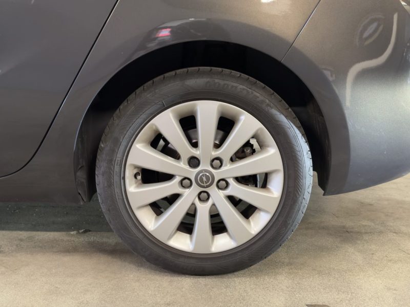 OPEL ZAFIRA TOURER 2.0 130ch Cosmo 5 places ENTRETIEN OPEL/DISTRUBUTION FAIT