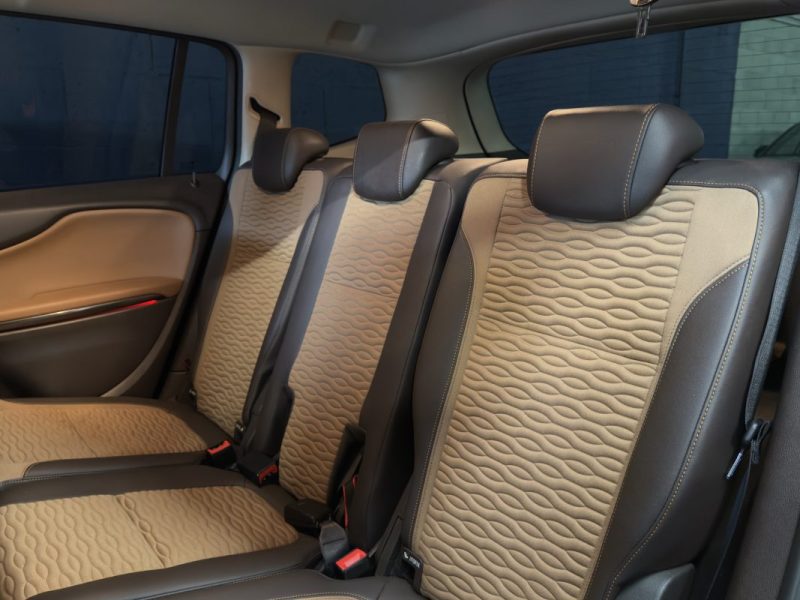 OPEL ZAFIRA TOURER 2.0 130ch Cosmo 5 places ENTRETIEN OPEL/DISTRUBUTION FAIT