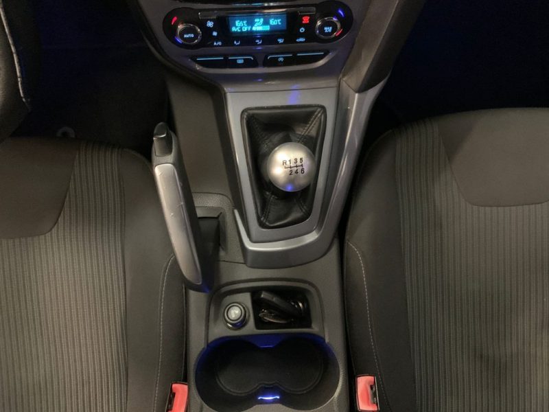 FORD FOCUS 1.6 SCTi 150ch Titanium 5p - Distribution OK 