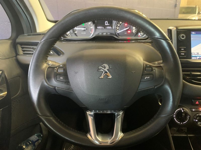 PEUGEOT 208 1.2 82ch Signature 5p 