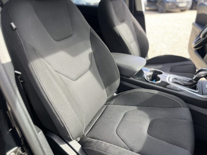 FORD S-MAX 2.0 TDCi 150ch BVA Titanium 7places