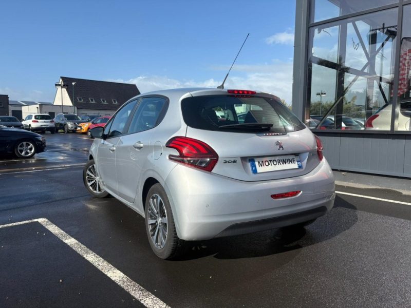 PEUGEOT 208 2017