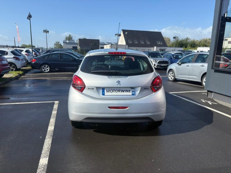 PEUGEOT 208 2017