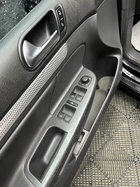 VOLKSWAGEN GOLF R32 3.2 V6 250 4MOTION DSG FULL